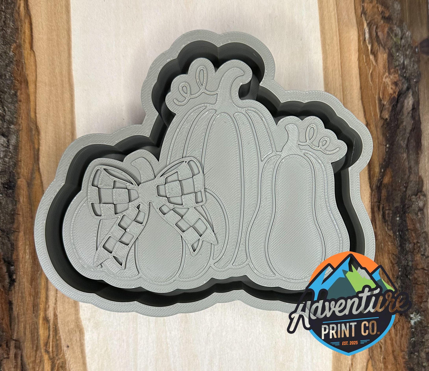 Pumpkin Trio w Checkered Bow Mold